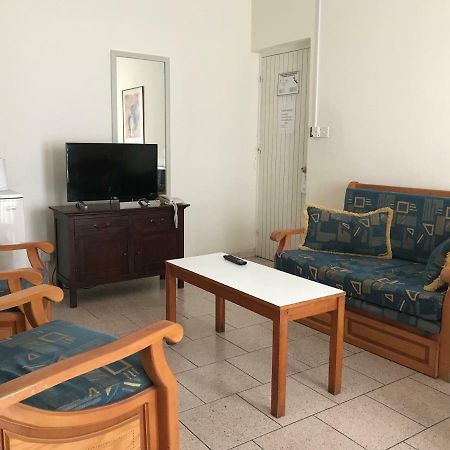 Daphne Hotel Apartments Paphos Buitenkant foto
