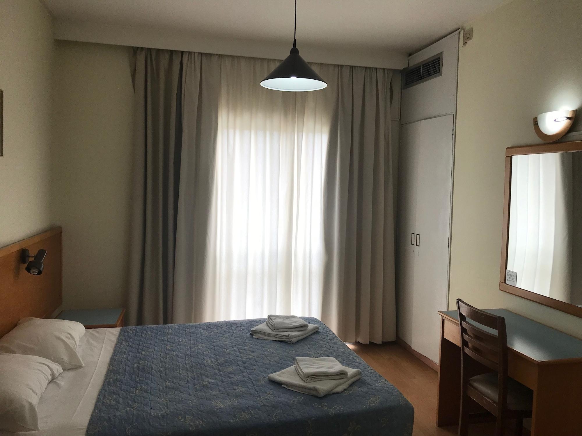 Daphne Hotel Apartments Paphos Buitenkant foto