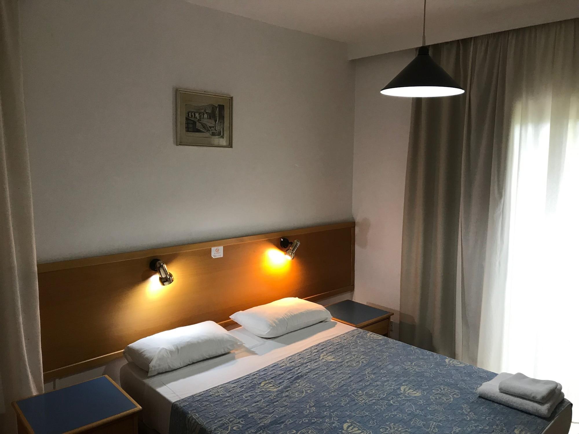 Daphne Hotel Apartments Paphos Buitenkant foto