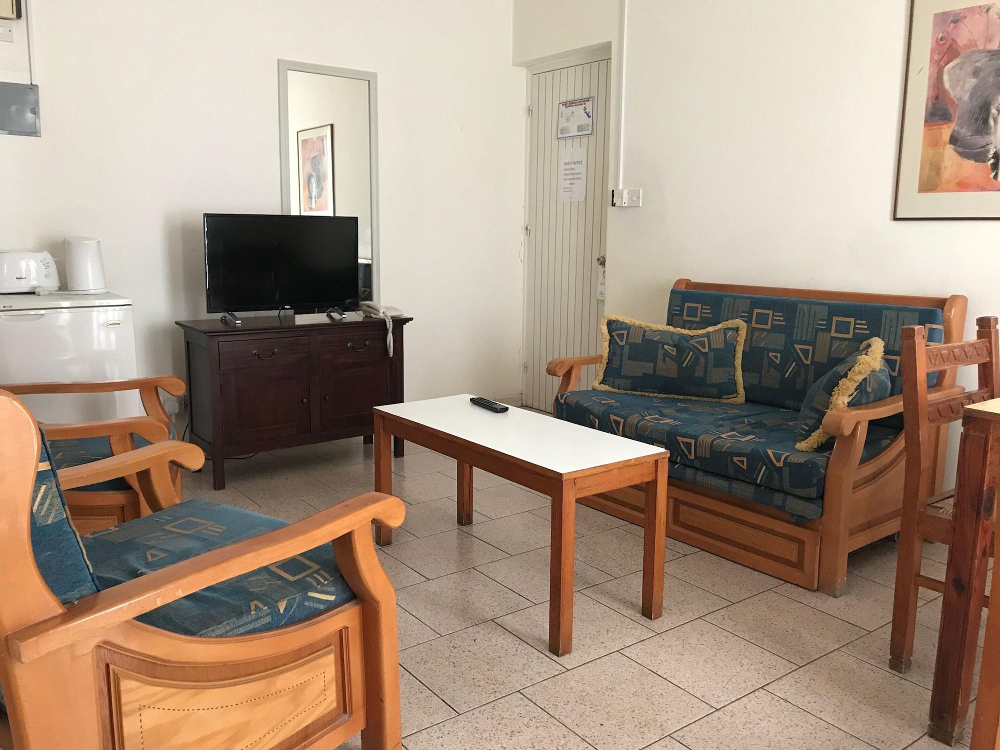 Daphne Hotel Apartments Paphos Buitenkant foto