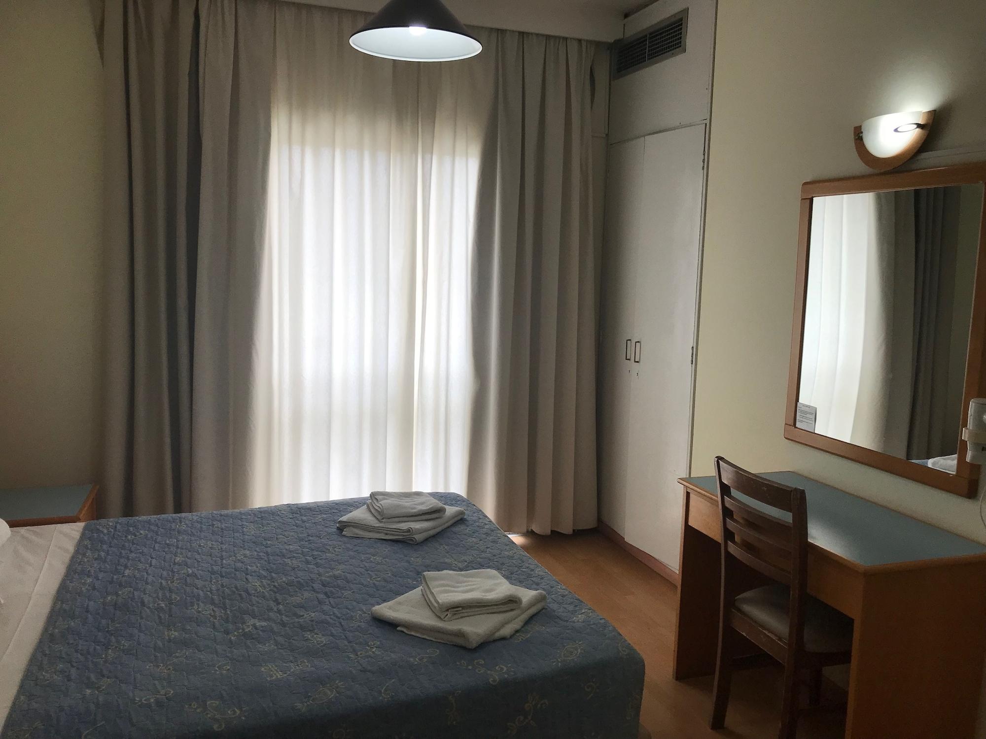 Daphne Hotel Apartments Paphos Buitenkant foto