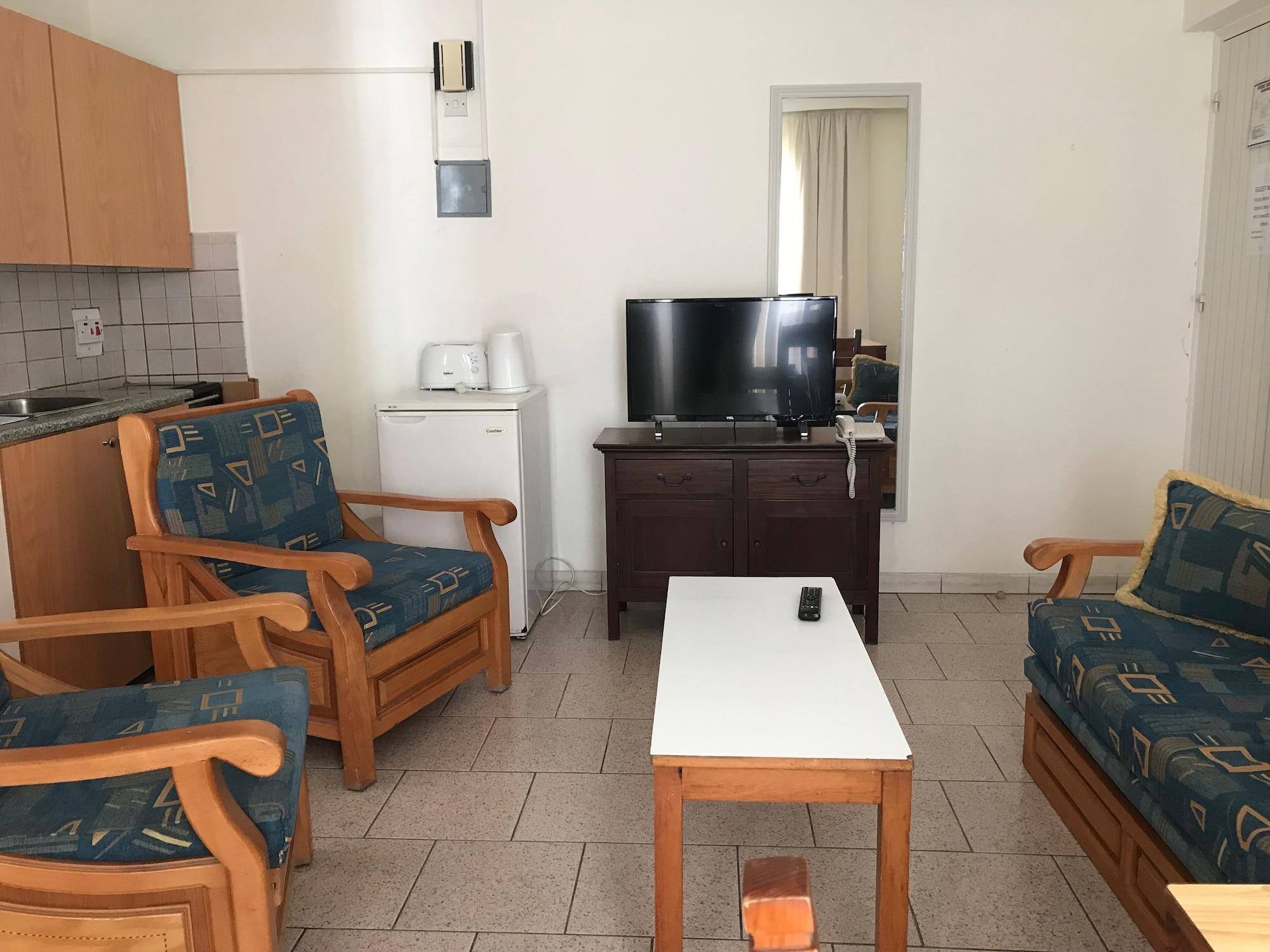 Daphne Hotel Apartments Paphos Buitenkant foto