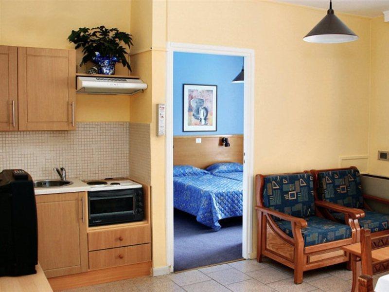 Daphne Hotel Apartments Paphos Buitenkant foto