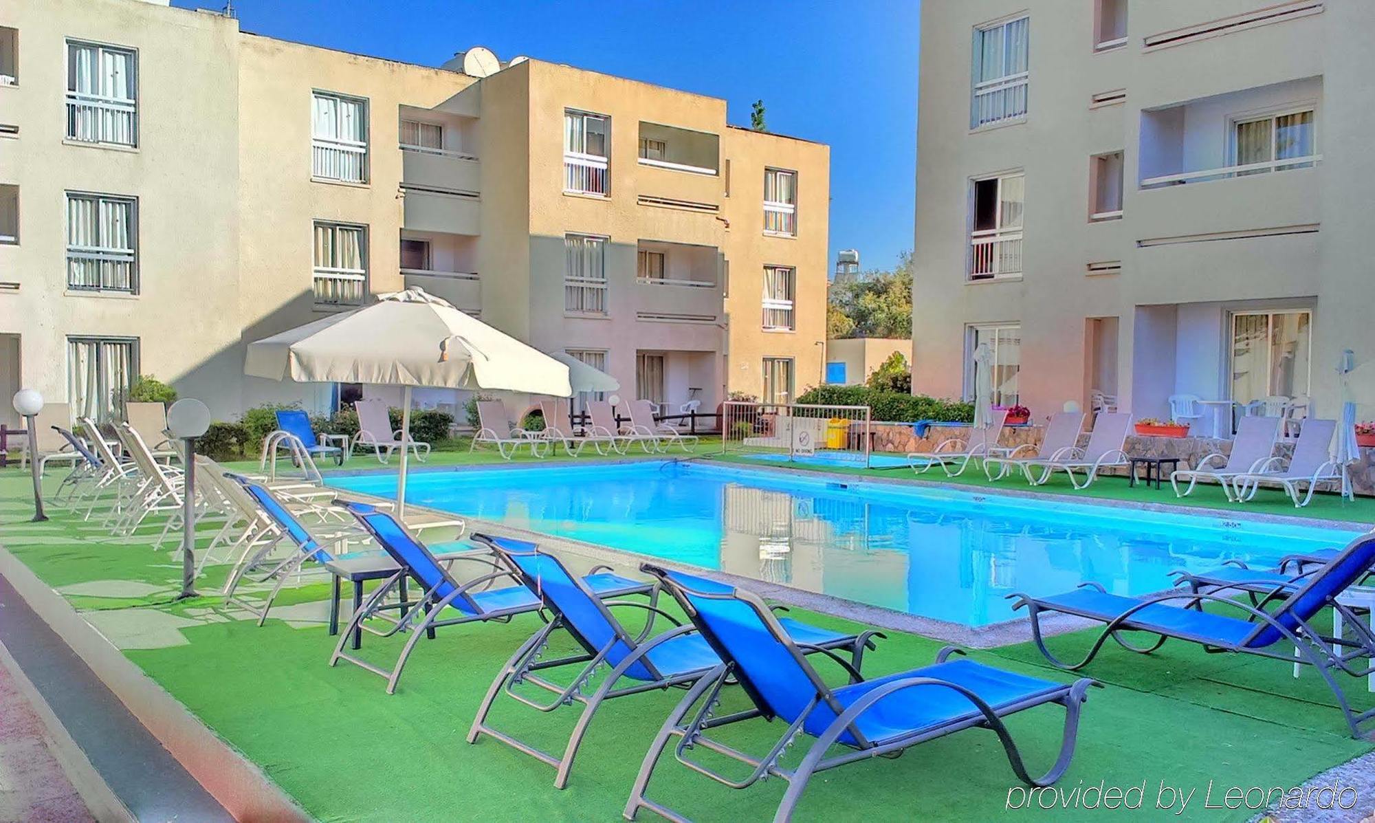 Daphne Hotel Apartments Paphos Buitenkant foto