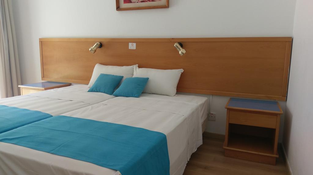 Daphne Hotel Apartments Paphos Buitenkant foto