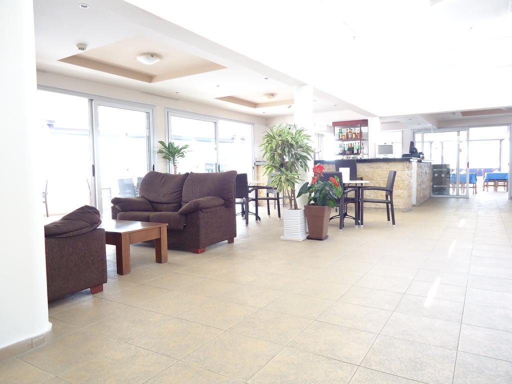 Daphne Hotel Apartments Paphos Buitenkant foto