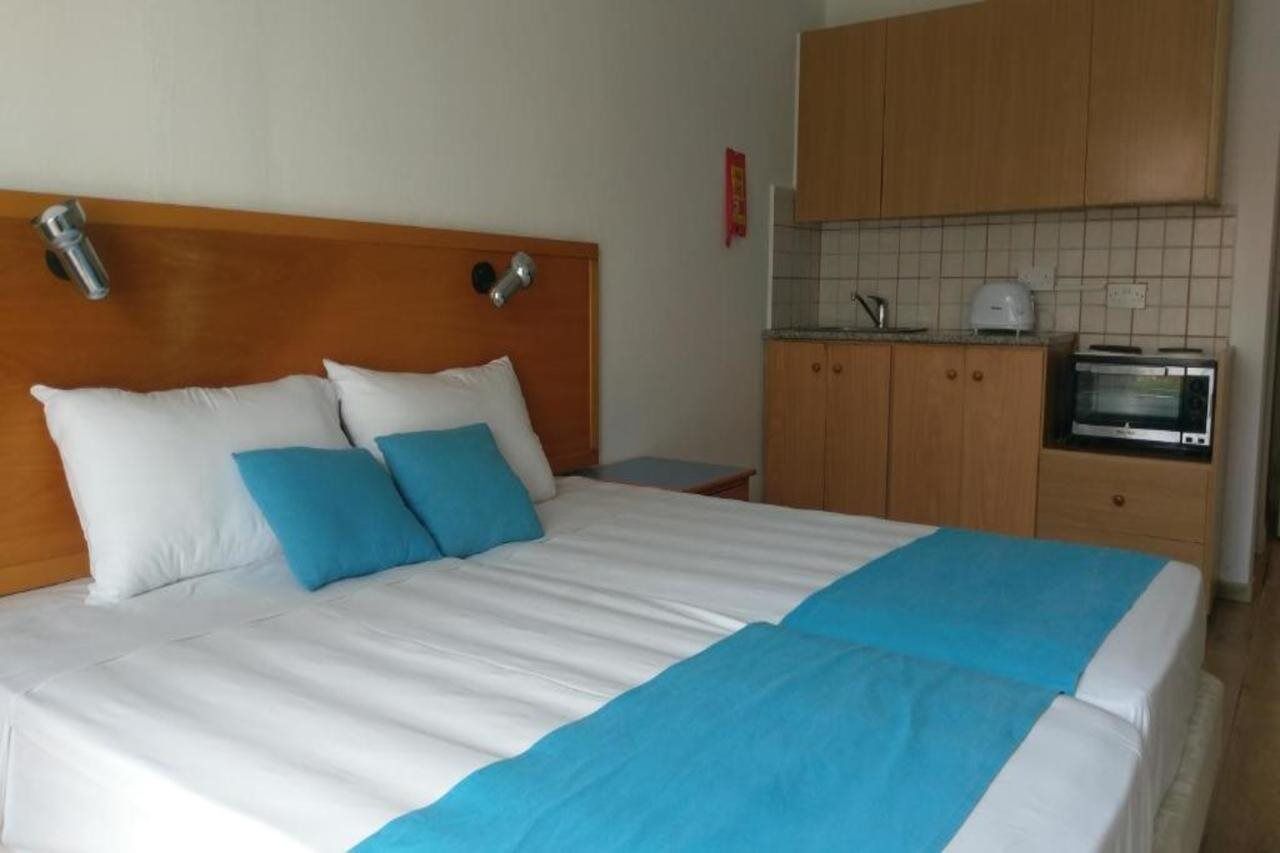 Daphne Hotel Apartments Paphos Buitenkant foto